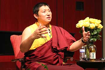Buddhist Lama Teaches Students to Reduce Stress